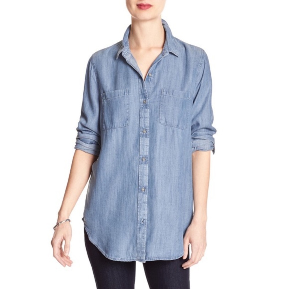 Moving sale, last chance‼️ Banana Republic | Chambray button-up | size small